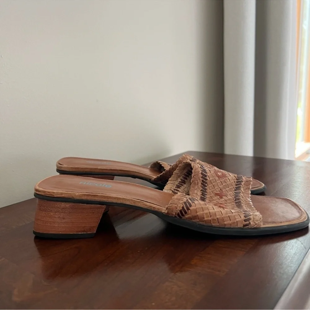 Nicole Vintage Tan Woven Slide Sandals Short Heel Size 8M